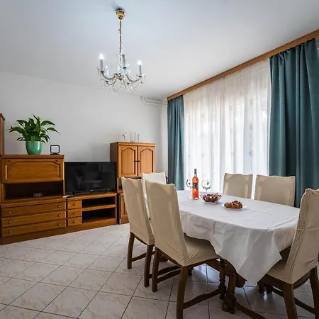 Apartman Ana *