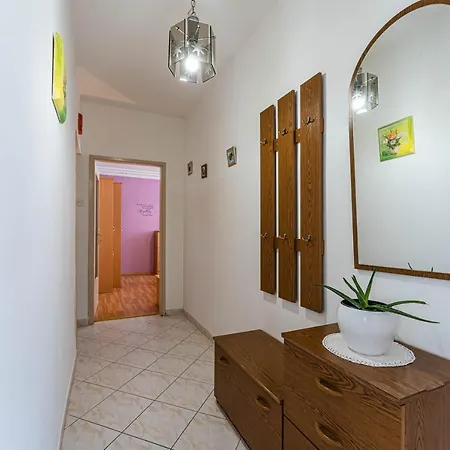 Apartment Apartman Ana Pula