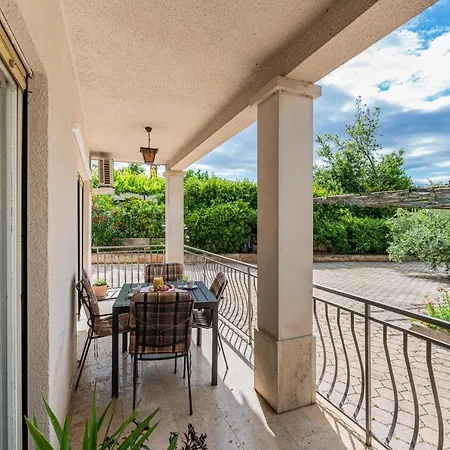 Apartman Ana Apartment