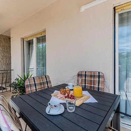 Apartman Ana * Pula